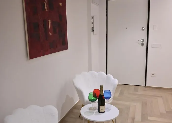 Nocleg ze śniadaniem Incentro - *